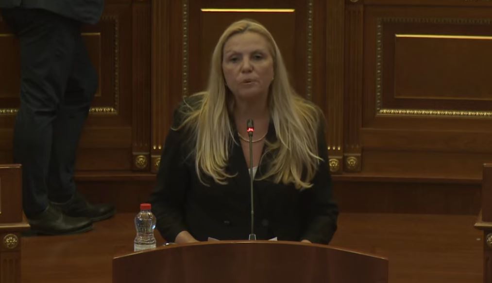 Kadrijaj pyet Qeverinë për rastin e Astrit Deharit: Çka po ndodh me këtë çështje?