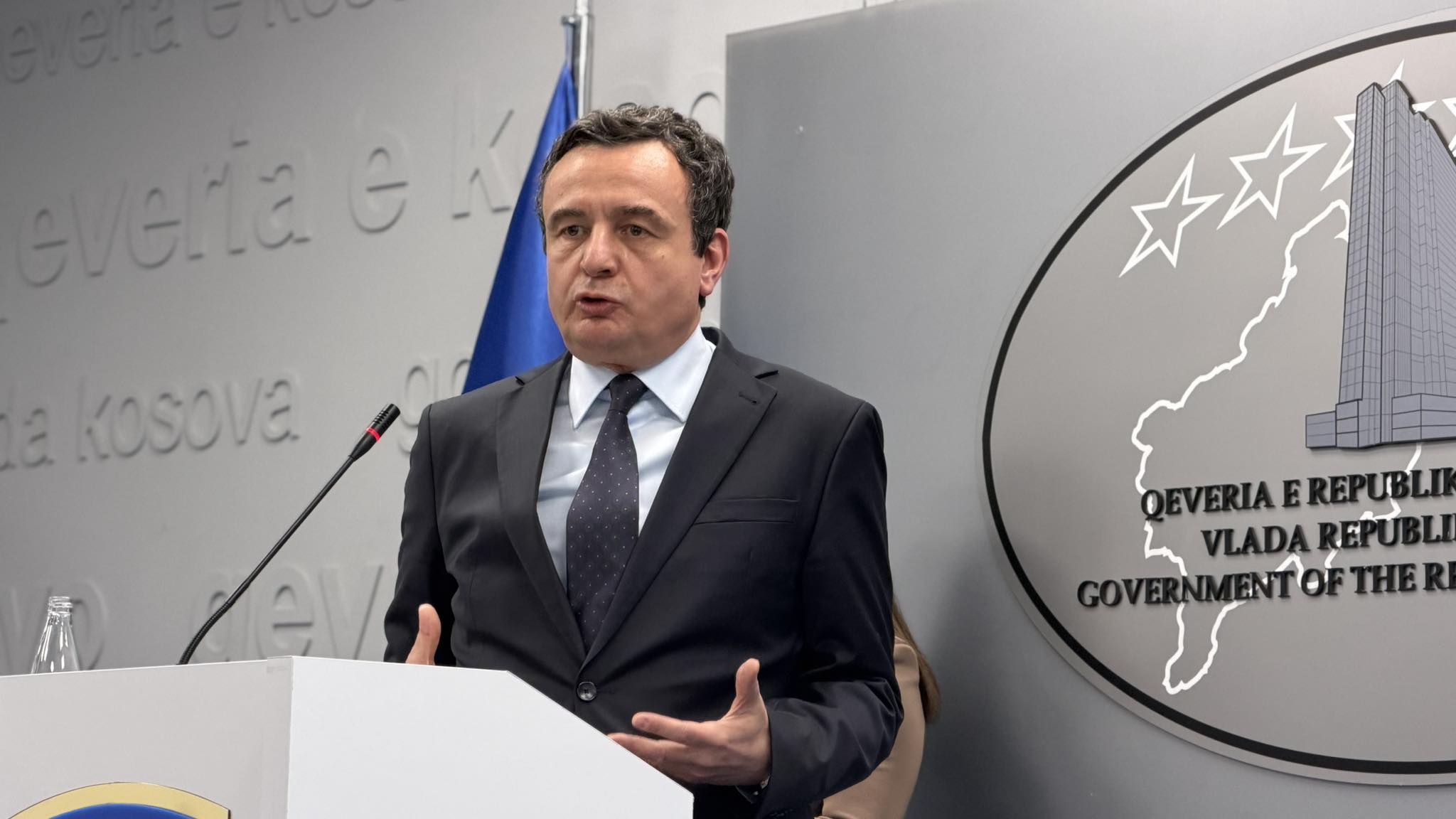 Heshtja për lirinë e shtypit, pse Kurti s’e tha asnjë fjalë
