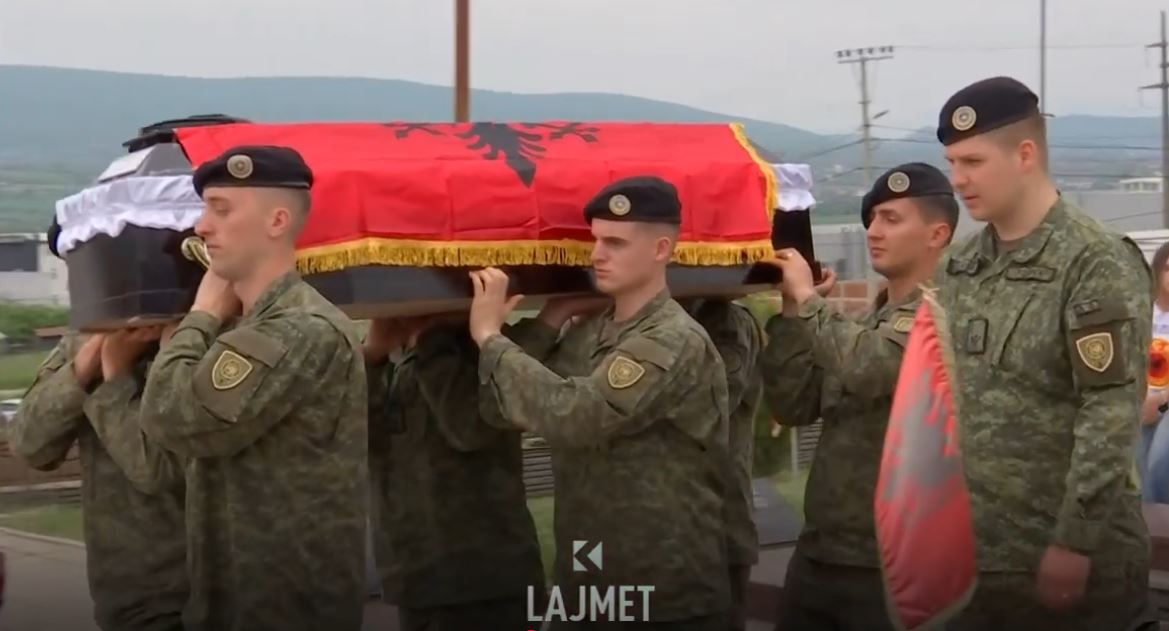 Rivarroset Bekim Zenuni, përgjithmonë pranë shokëve të luftës (VIDEO)