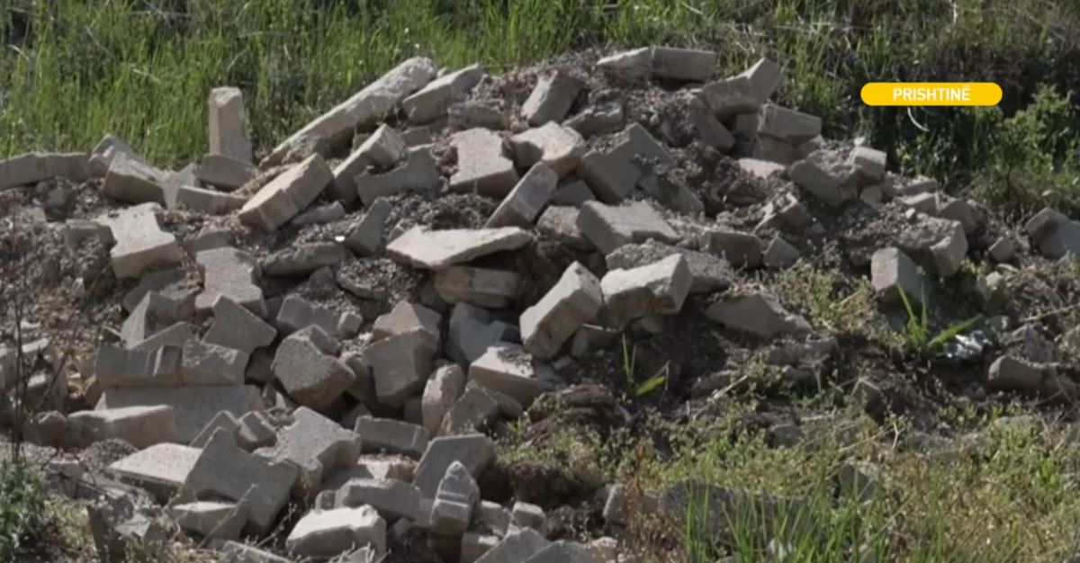Banorët e Emshirit në hall nga mbeturinat, kërkojnë zgjidhje (VIDEO)