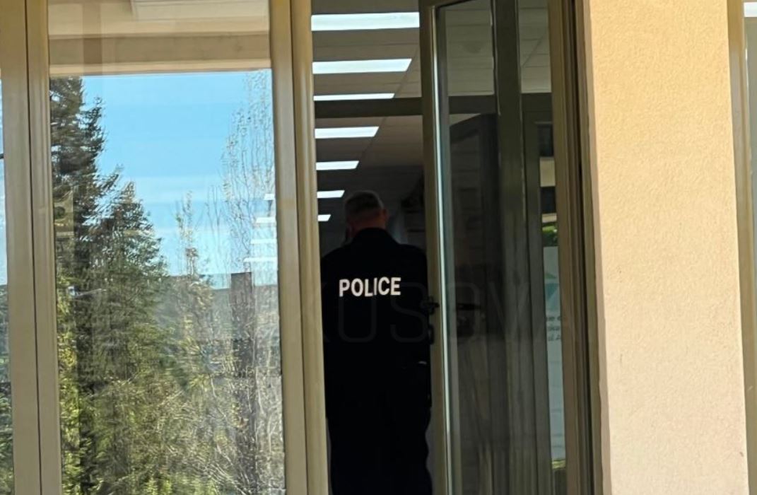 "Dallaveret me prona": Të dyshuarit nuk do të qëndrojnë prapa grilave