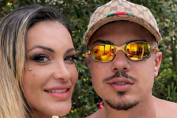Ish-miss BumBum që “riktheu virgjërinë” shkatërron veturën e ish-burrit nga xhelozia