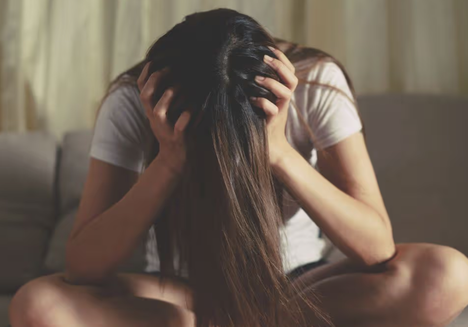 Tronditëse në Gjermani: Nëna mbajti vajzën 5 vjet në robëri derisa “skeleti i saj u deformua”