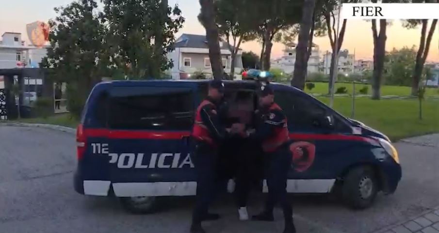 I shpallur në kërkim dhe i dënuar për drogë, vihet në pranga 50-vjeçari në Fier