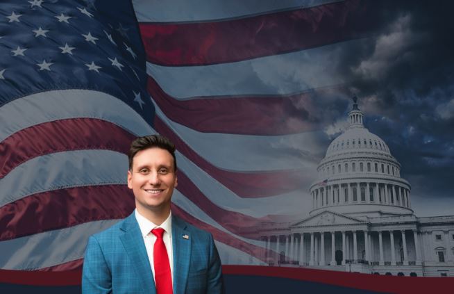 Robert Lulgjuraj, kush është shqiptari që po synon të bëjë histori në Kongresin Amerikan