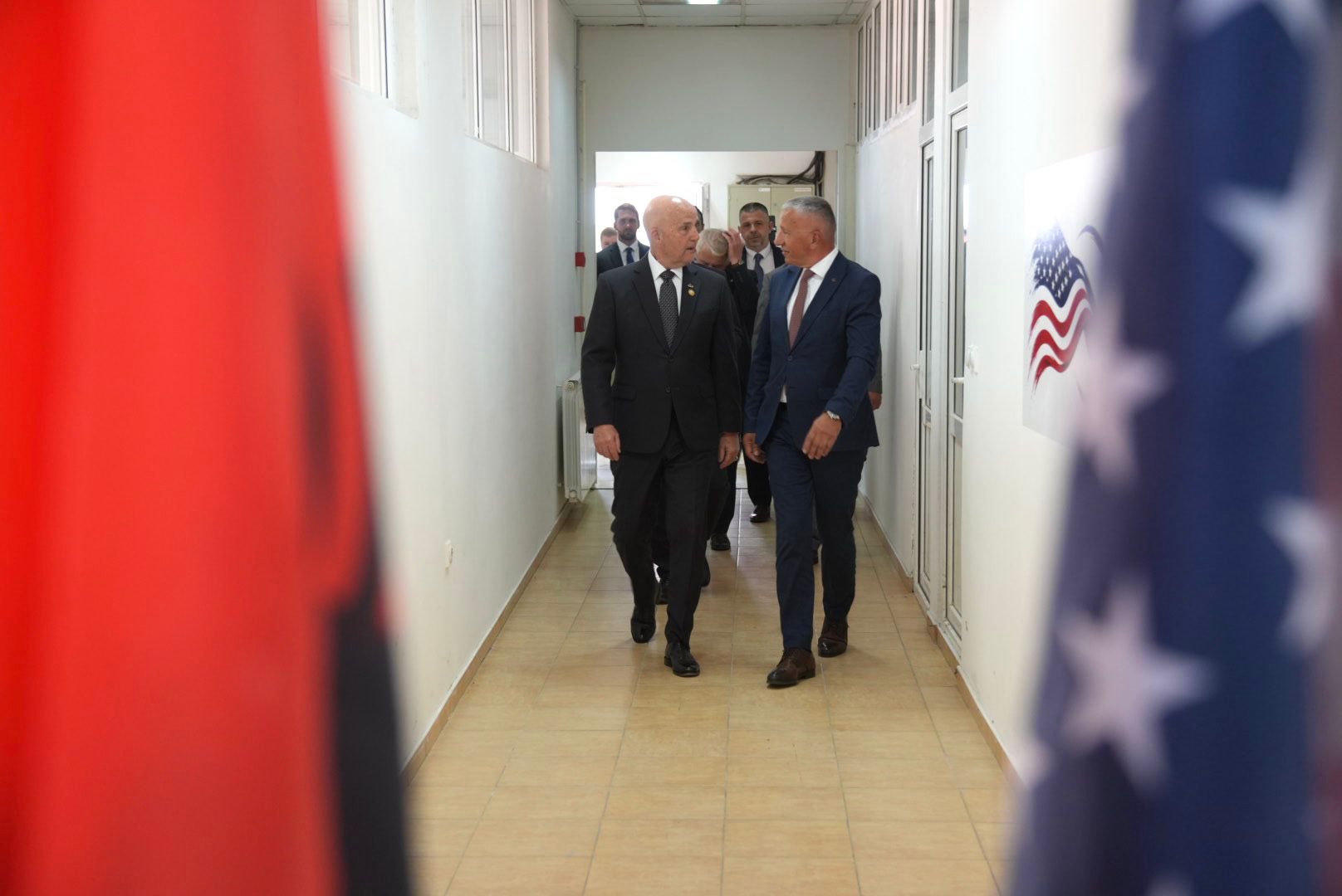 Kamberi: Koha e standardeve të dyfishta ndaj shqiptarëve të Luginës duhet të marrë fund