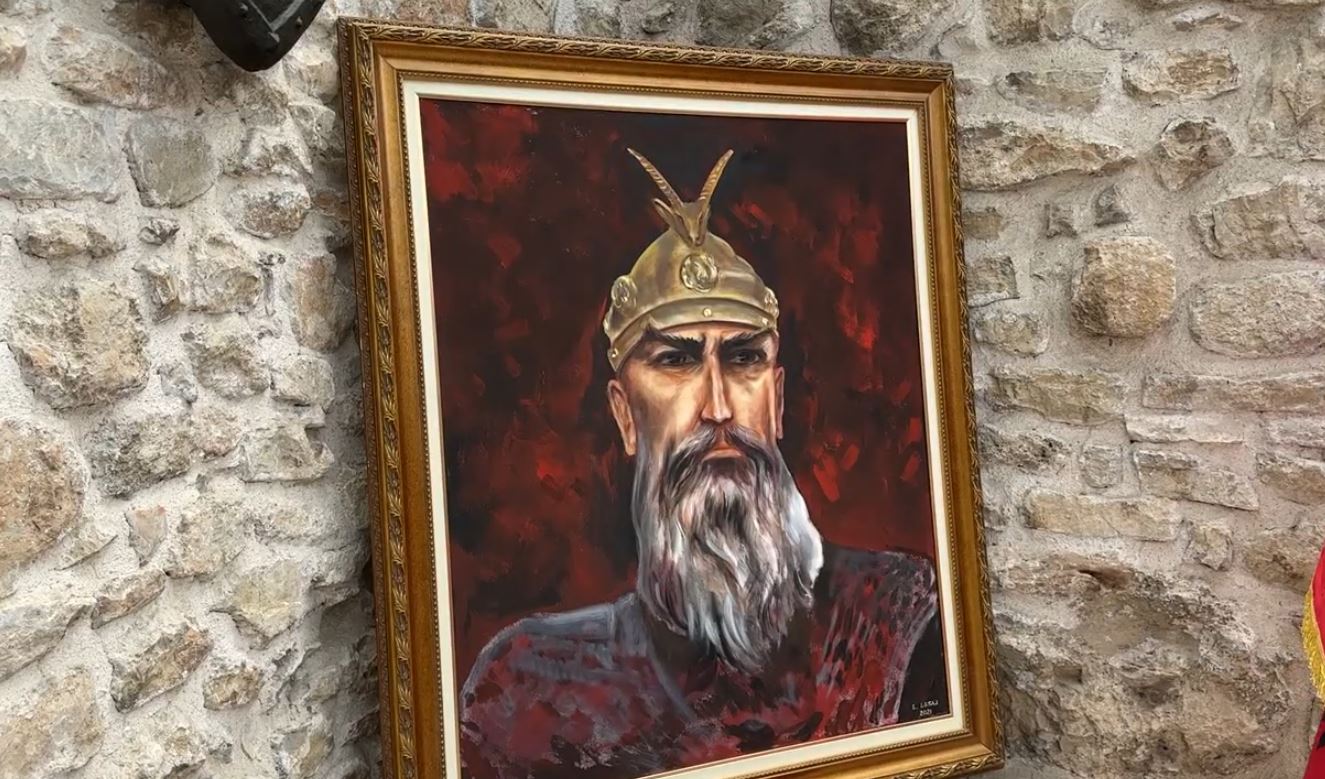 Përvjetori i lindjes së Skënderbeut: Ceremoni në Lezhë e Krujë, ekspozohen vepra historike