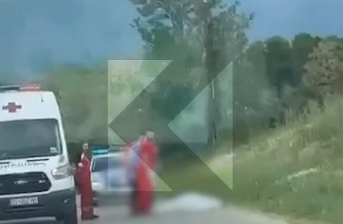 Vetura godet për vdekje një këmbësor në Pejë, shoferi arratiset nga vendi i ngjarjes