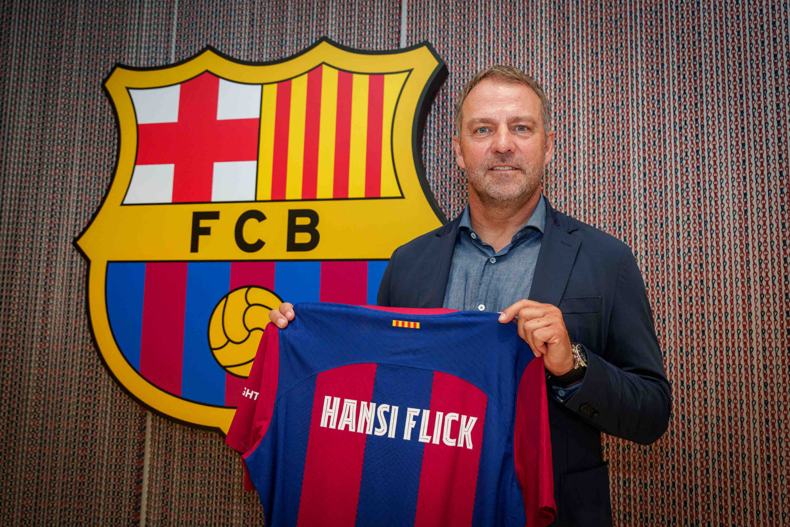 Barcelona ia rinovon kontratën Flickut