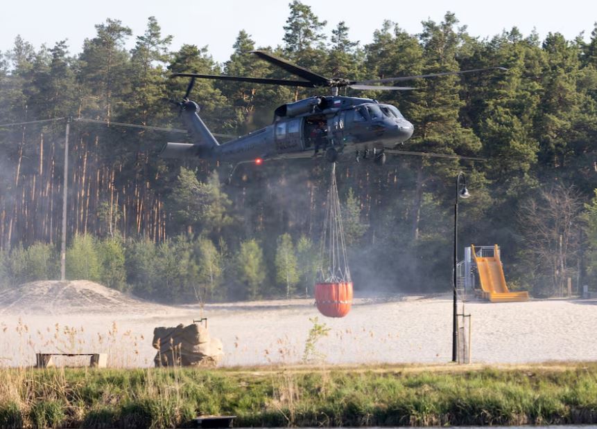Zjarri në një pyll në Poloni lë të vdekur pilotin, djeg mbi 200 hektarë