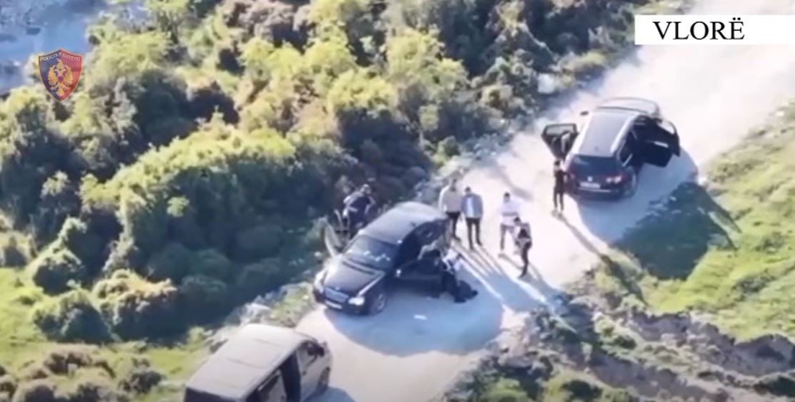 Kapen në flagrancë duke transportuar narkotikë, prangosen dy persona në Vlorë