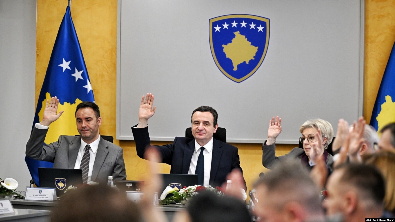 albin kurti qeveria