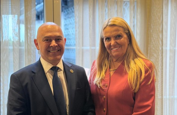 Kadrijaj i përgjigjet deputetes së VV-së: Kur Gjini i ktheu pushkën Serbisë, ju s’e keni ditë ku është vija e frontit