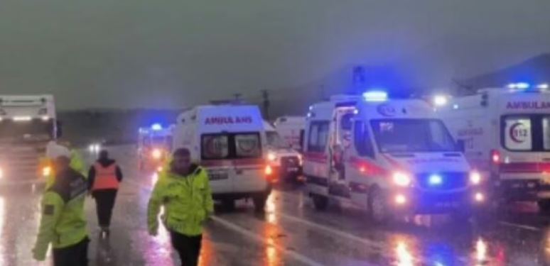 Aksident i rëndë në Turqi, përmbyset autobusi, raportohet për viktima dhe të plagosur