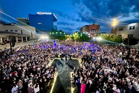 Lumir Abdixhiku i bën thirrje qytetarëve: "Çohuni në këmbë për të shpëtuar Kosovën"
