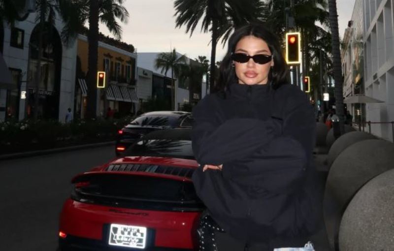 Dhurata Dora zbulon disa momente private përmes fotografive të fundit