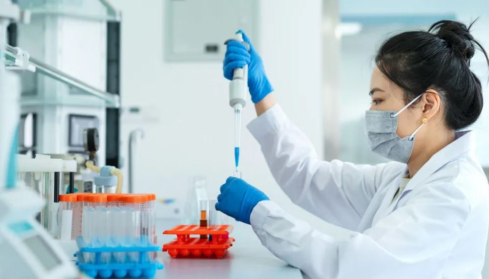 Vaksina e parë e projektuar nga AI mund të parandalojë pandemitë e ardhshme
