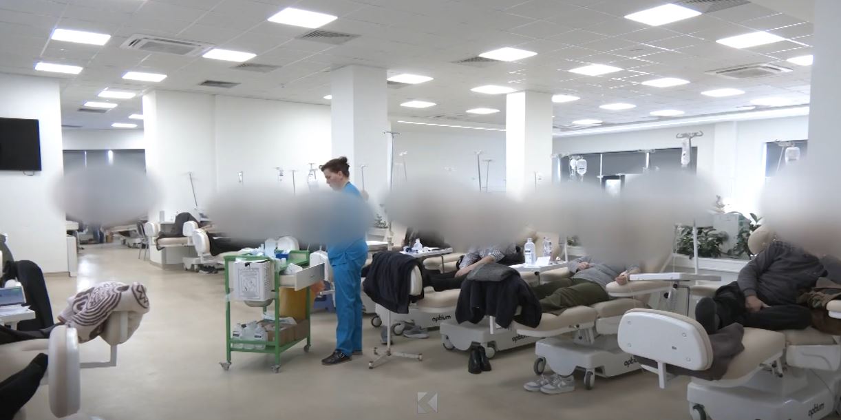Mungesë ilaçesh onkologjike në Klinikën e Onkologjisë: Pacientët detyrohen të blejnë vetë terapitë

