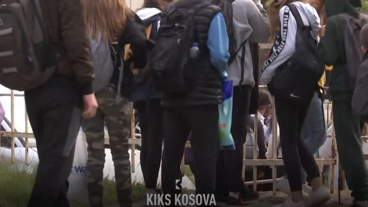 Lufta për një vend në klasën e parë - Çka po ndodh në Prishtinë? (VIDEO)