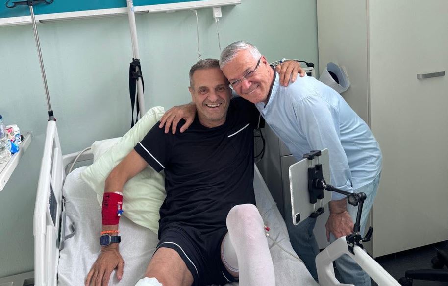 “Qoftë e kaluar miku im”, Dani viziton Sinan Vllasaliun në spital