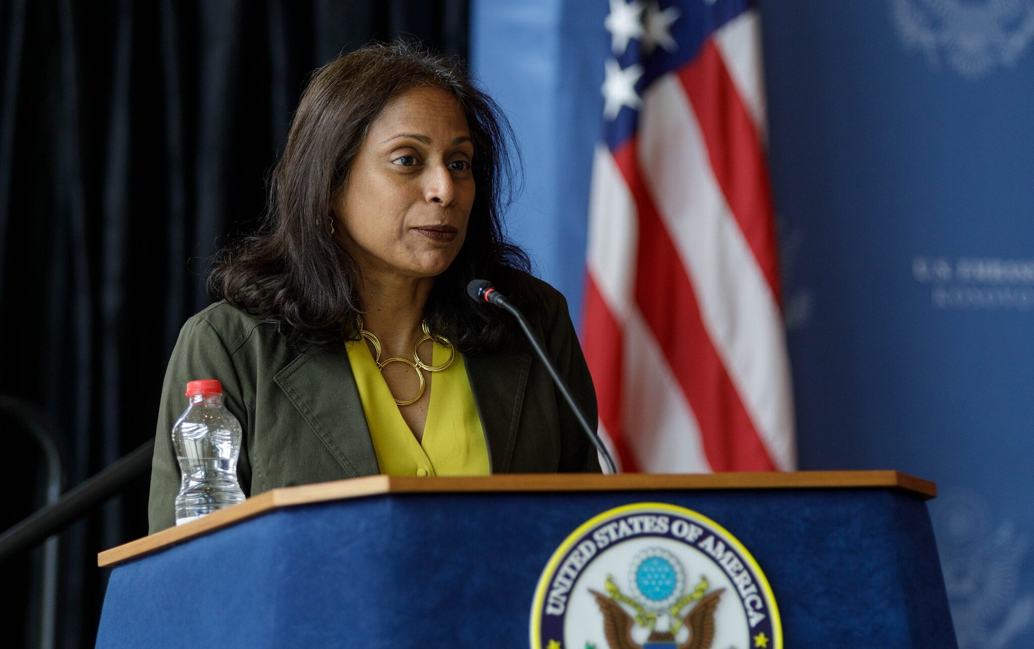 E ngarkuara me punë në Ambasadën e ShBA-së në Kosovë, Anu Prattipati gazi amerikane ne kosove