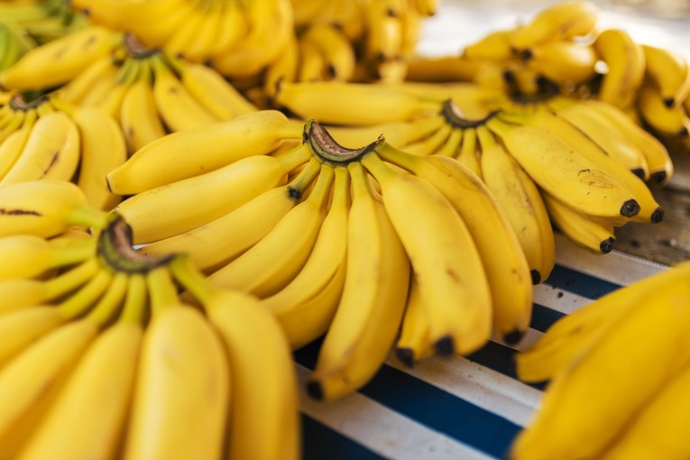 Çfarë i ndodh trurit kur hani banane?
