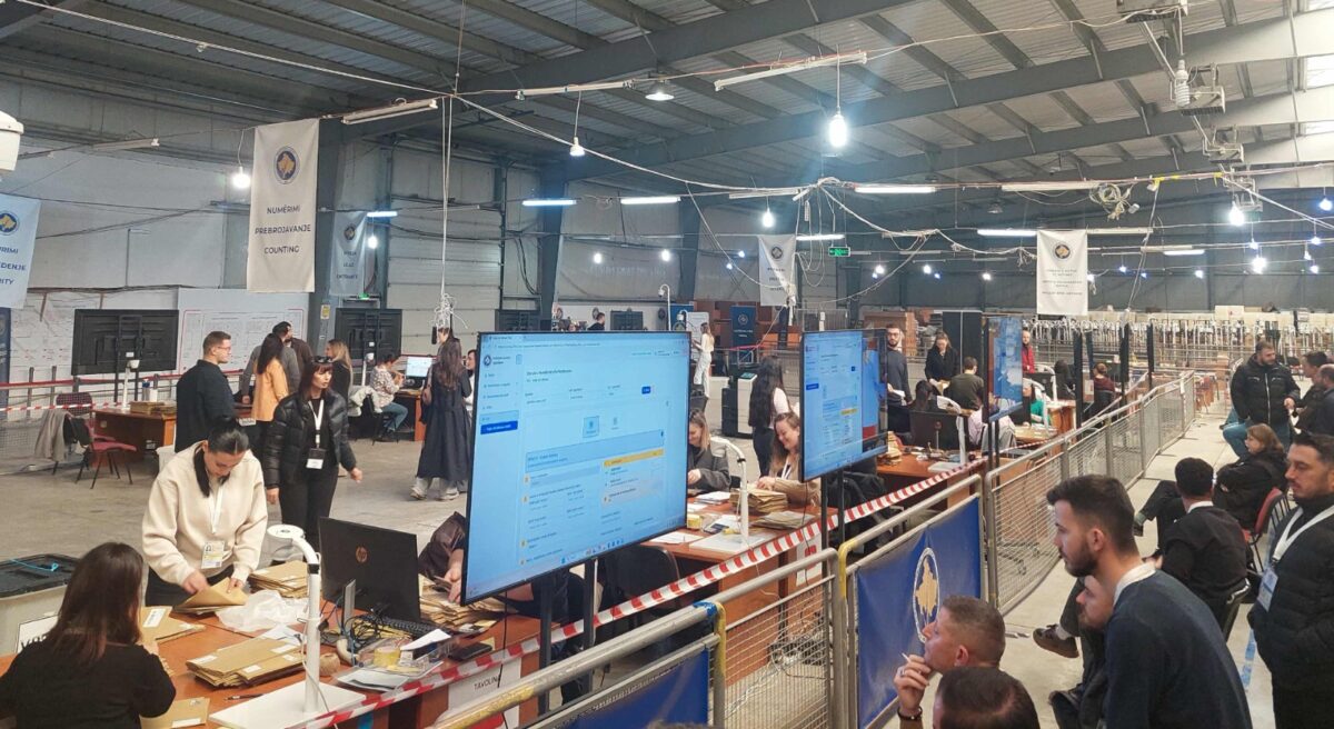 Foto nga procesi i numërimit të votave në QNR