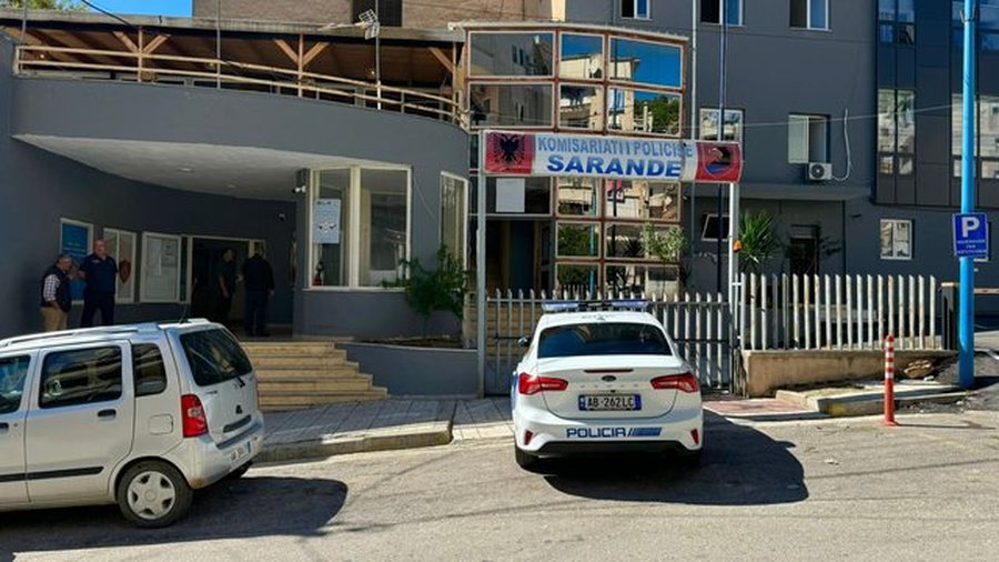 Sherr me grushte dhe sende të forta në Sarandë, përfundon në spital 18-vjeçari