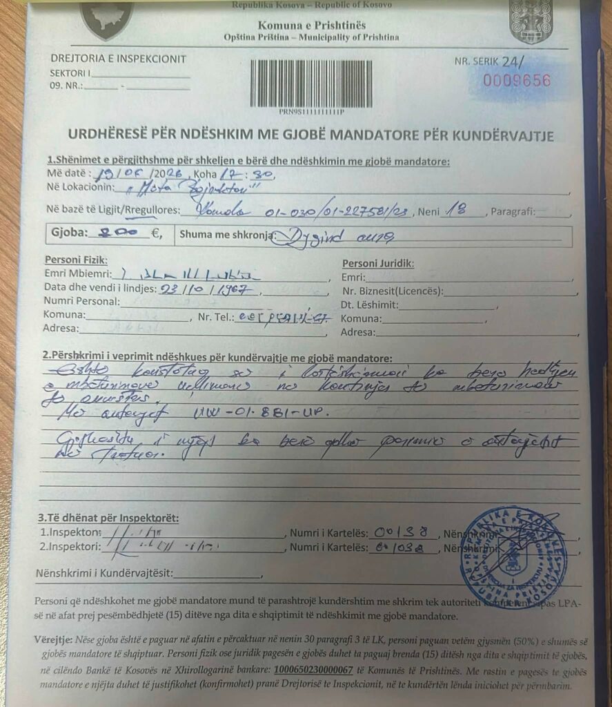 Gjobitet me 200 euro një person në Prishtinë për hedhje mbeturinash
