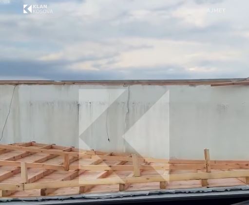 ererat-e-forta-demtojne-catine-e-nje-objekti-ne-viti-intervenojne-zjarrfikesit-video