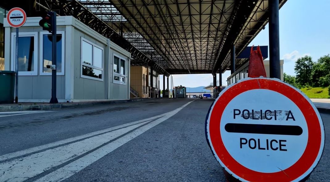 Qytetar nga Kosova pretendon se u kërcënua me arrestim në kufirin me Serbinë
