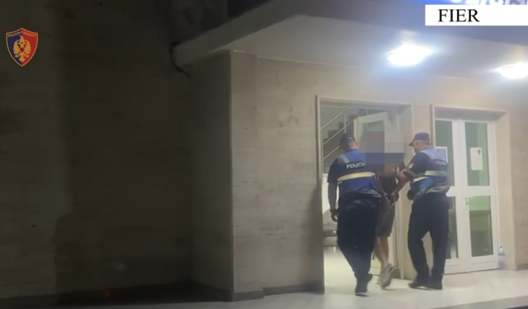 theu-arrestin-ne-shtepi-dhe-vodhi-nje-makine-arrestohet-43-vjecari-ne-fier