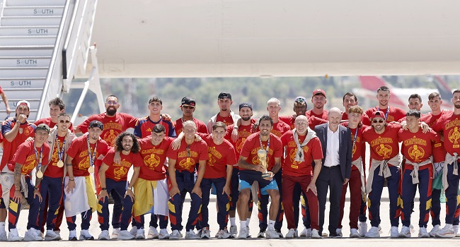 me-ne-fund-fitoj-futbolli-spanjollet-arrijne-ne-shtepi