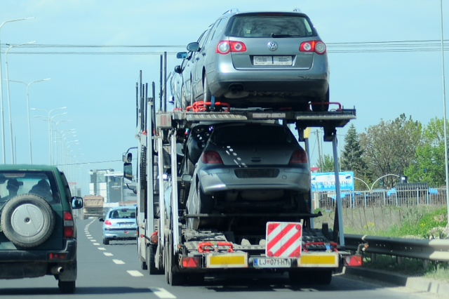 Iu ndryshuan vitet e prodhimit? Pesë vetura sekuestrohen pas dyshimeve për dokumente të falsifikuara