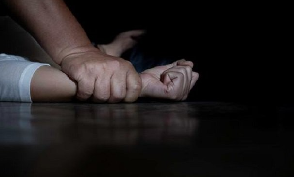 Arrestohet një person në Deçan  dyshohet për dhunim
