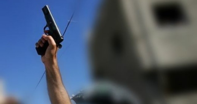 Të shtëna me armë në ahengje familjare në Prishtinë  Podujevë dhe Pejë   policia sekuestron armët